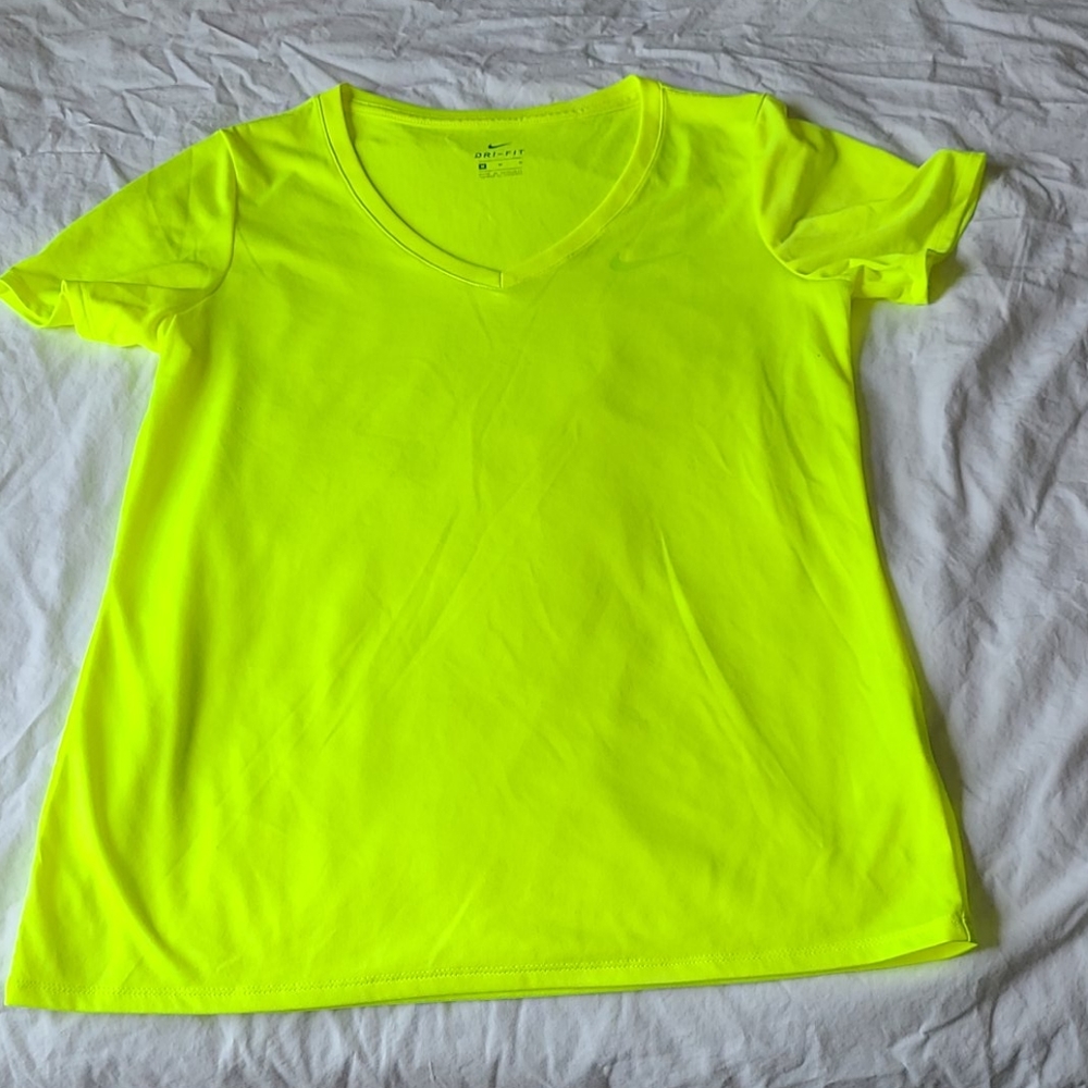NIKE - Picture 2 of 5